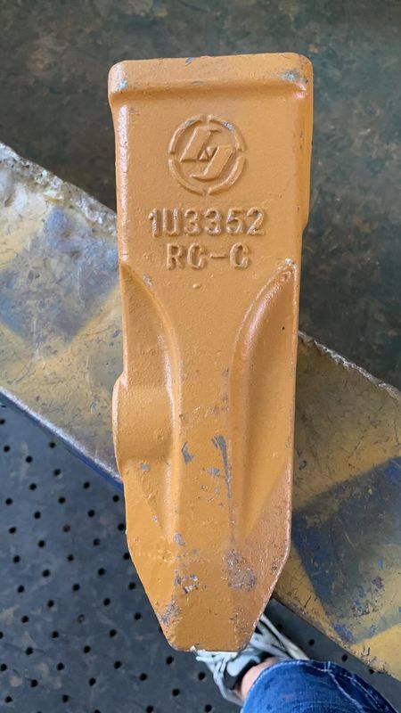 Acero ligado Excavadora Balde Dentes Forjando Forja IU3352 Dentes de rocha Para Gato E320