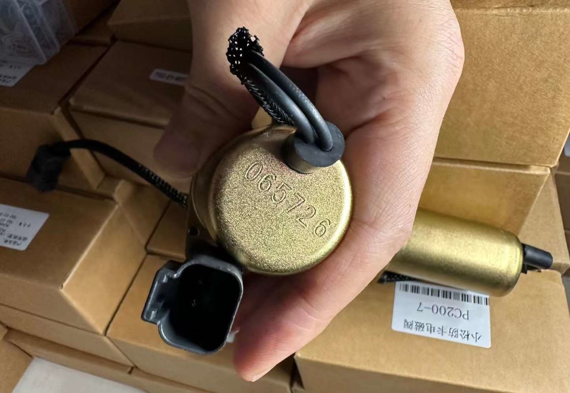 065726 Peças hidráulicas de escavadeiras válvula piloto bomba hidráulica válvula solenoide para PC200-7