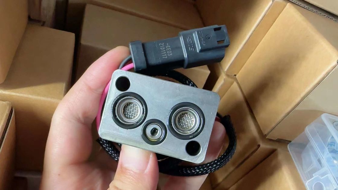 065726 Peças hidráulicas de escavadeiras válvula piloto bomba hidráulica válvula solenoide para PC200-7