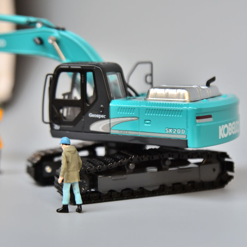 Modelo de escavadeira KOBELCO carro de liga de metal de simulação original Shinko SK200 decoração não brinquedos