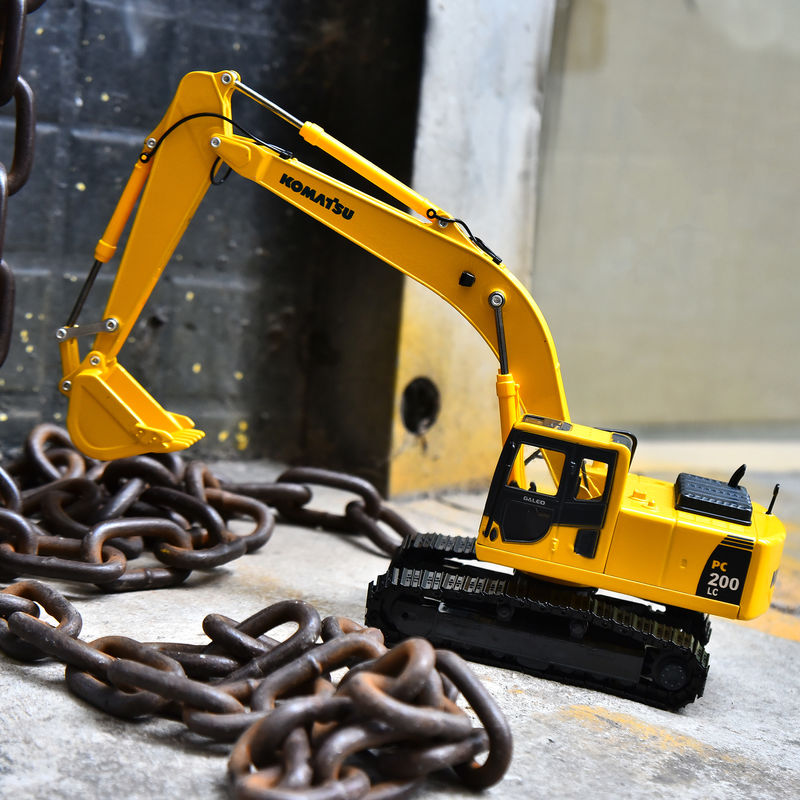 Komatsu PC200 Excavator 1/43 Escala Modelo de Metal Diecast Colecionável Portas de Abertura
