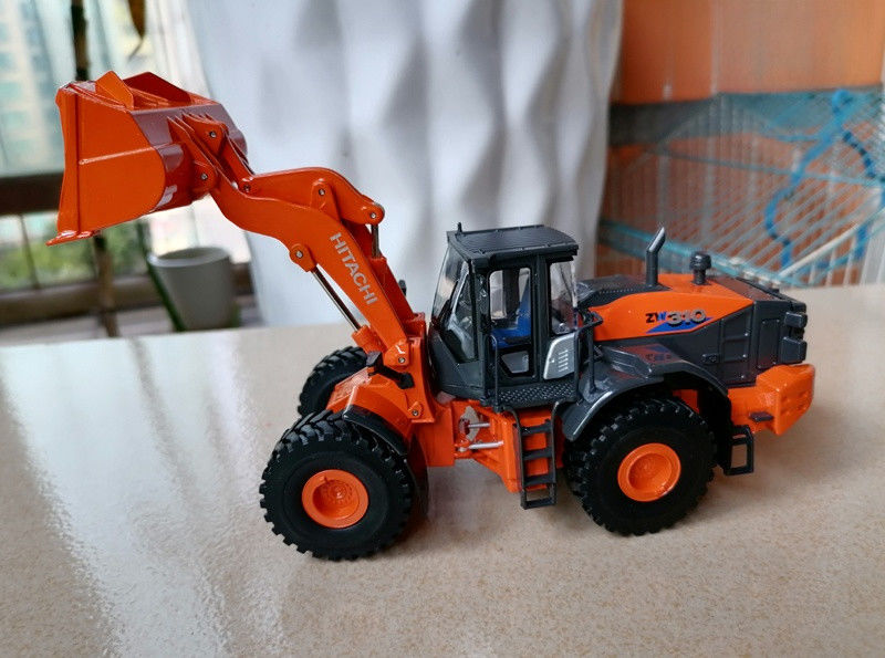 Autêntico 1/50 Hitachi ZAXIS250LC-5 ZX200 ZX350LC-6 Excavadora Descascada Toy Modelo