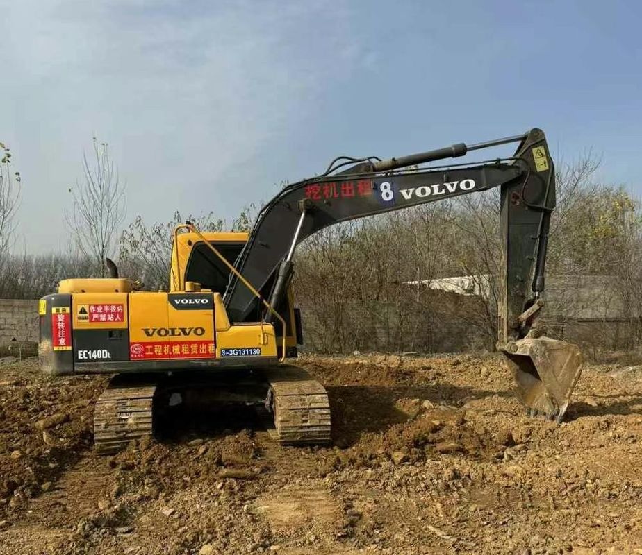 Excavadora Volvo EC140 em excelente estado pronta para rápida expedição mundial
