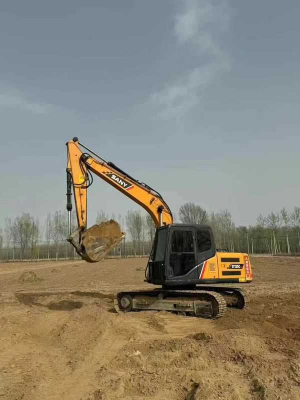 Excavadora usada SANY SY135 de 13,5 toneladas para aplicações de construção