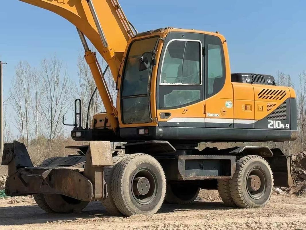 Excavadora de rodas Hyundai 210-9 usada de 2014 Condição confiável Preço acessível