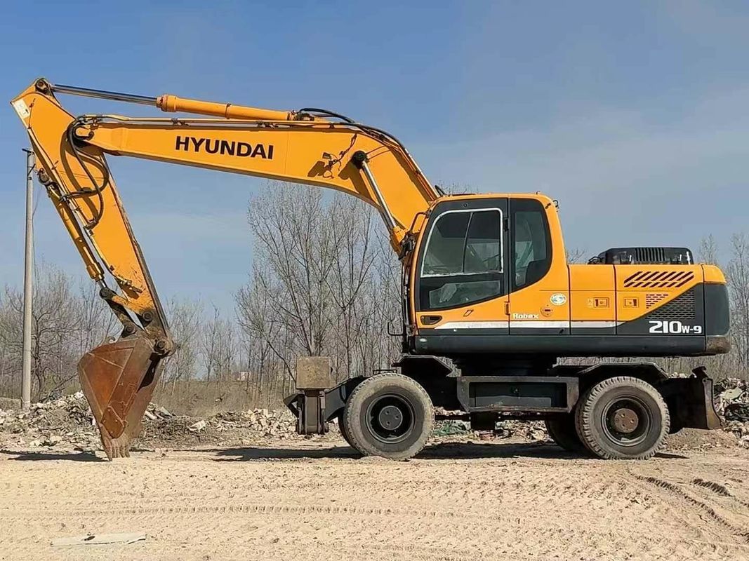 Excavadora de rodas Hyundai 210-9 usada de 2014 Condição confiável Preço acessível