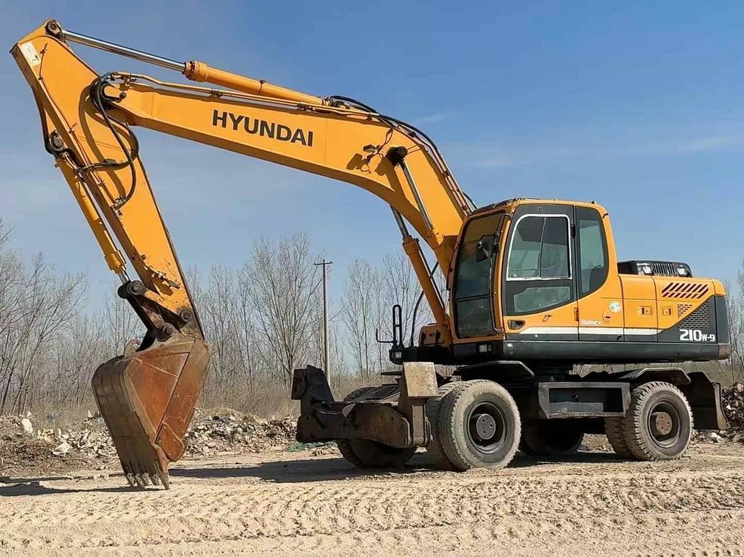 Excavadora de rodas Hyundai 210-9 usada de 2014 Condição confiável Preço acessível