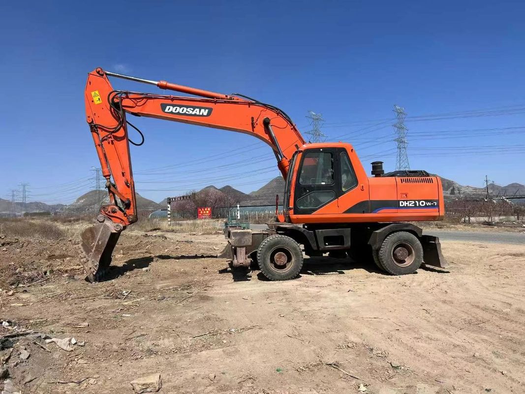 Excavadora usada Doosan DH210 Roda com acionamento hidráulico e peso de funcionamento Excavadora de boa qualidade