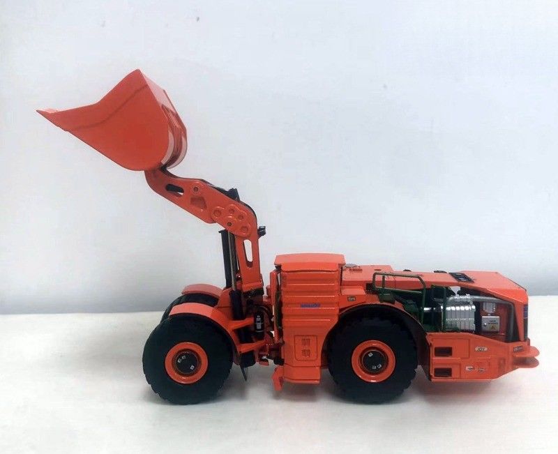Komatsu WX220H 1:50 Carregador subterrâneo híbrido de liga de minério de fundição limitada colecionável