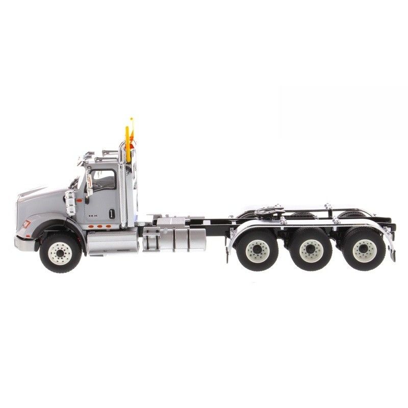 DM International HX620 Tri-Axle American Flatbed Truck Modelo 1/50 Escala de colecção 71011