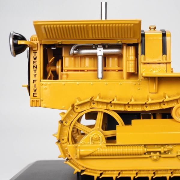 Diecast Masters 1:16 Escala 25 Trator Modelo DM Alumínio Veículo agrícola em miniatura 85679