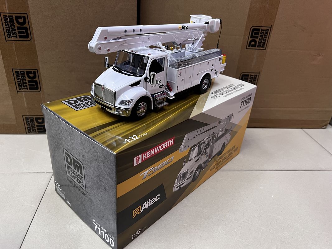 DM 1/32 Kenworth T380 Plataforma de trabalho aéreo Caminhão de construção de liga modelo 71100