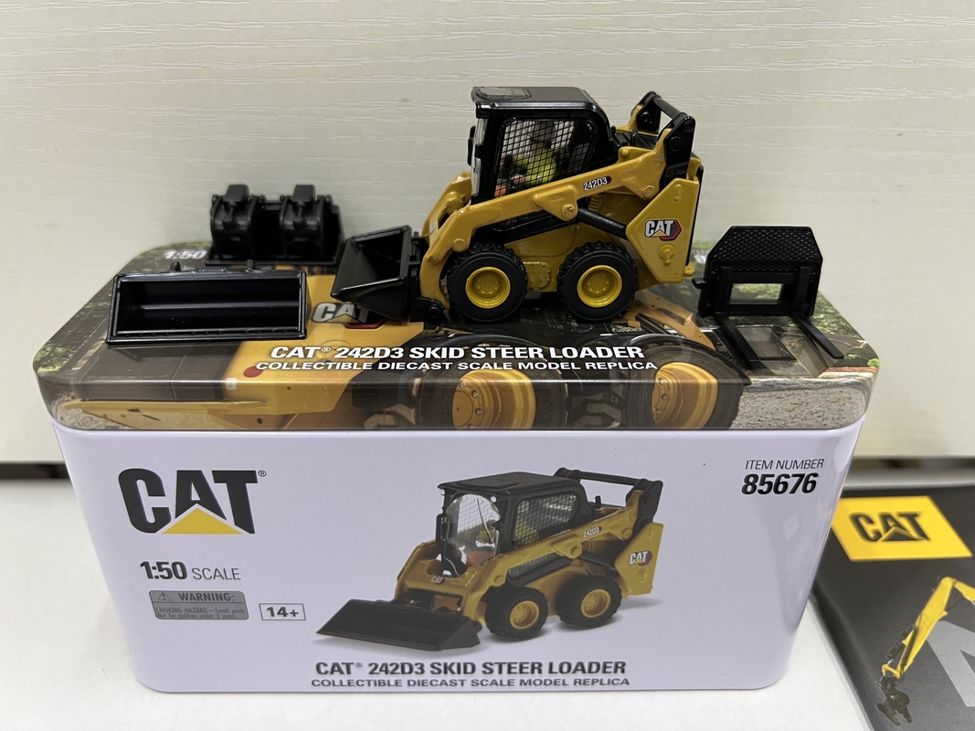 DM 1:50 CAT 242D3 Carregadeira Compacta de Rodas Modelo Diecast Alloy 85676 Brinquedo Colecionável