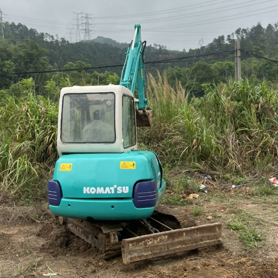 Escavadeira compacta Komatsu PC30-7 com cabine usada miniescavadeira de 3 toneladas - máquinas Komatsu de escavação fina, mini equipamento de baixo combustível para venda