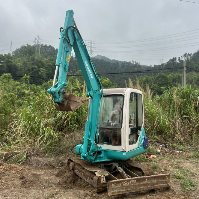 Escavadeira compacta Komatsu PC30-7 com cabine usada miniescavadeira de 3 toneladas - máquinas Komatsu de escavação fina, mini equipamento de baixo combustível para venda
