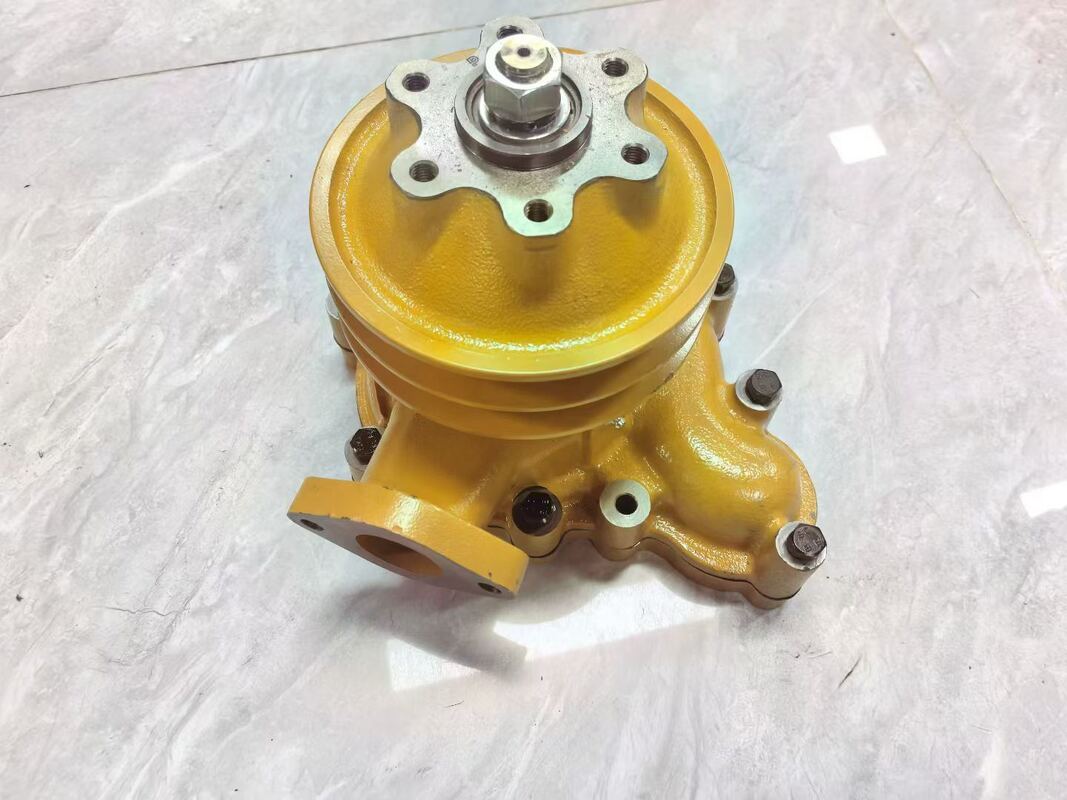 6114-61-1101 Bomba de água adequada para peças sobressalentes do motor da motoniveladora D50P-16 de KOMATSU 4D130 S4D130 GD500